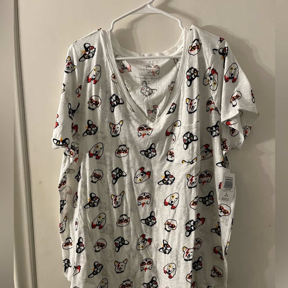 Torrid slub tshirt, multi-colored dogs, NWT, size 2 (18-20)